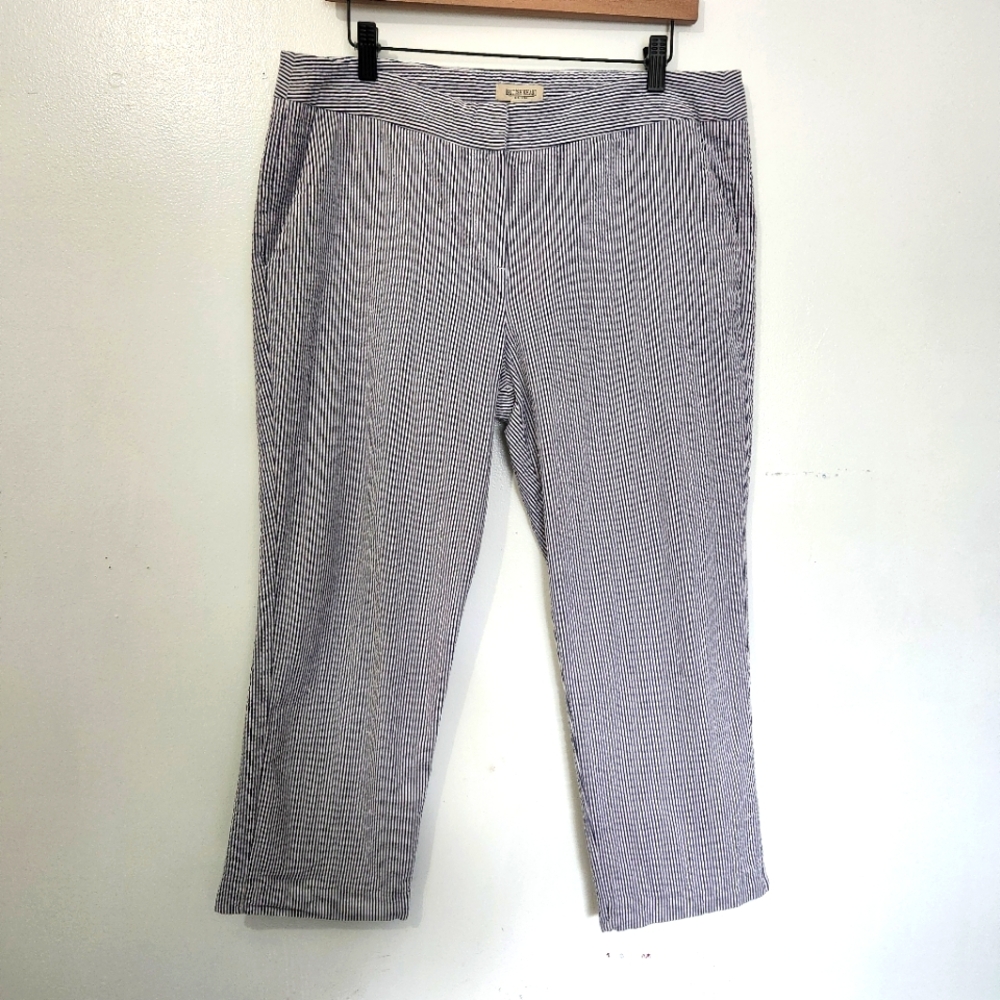 British Khaki Cropped Seersucker Blue White Pants Size 14 Capri Summer Vacation